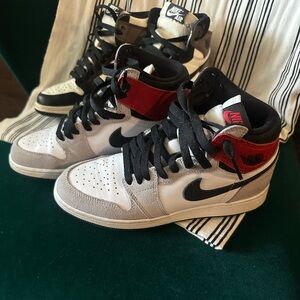 Jordan 1 Retro high light smoke grey